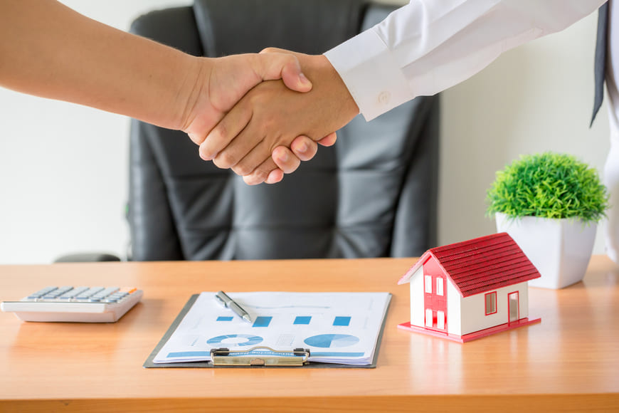 agente-immobiliare-polizza-mercato-casa